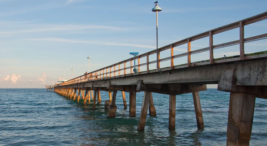 Anglins Fishing Pier in Lauderdale-by-the-Sea/LBTS